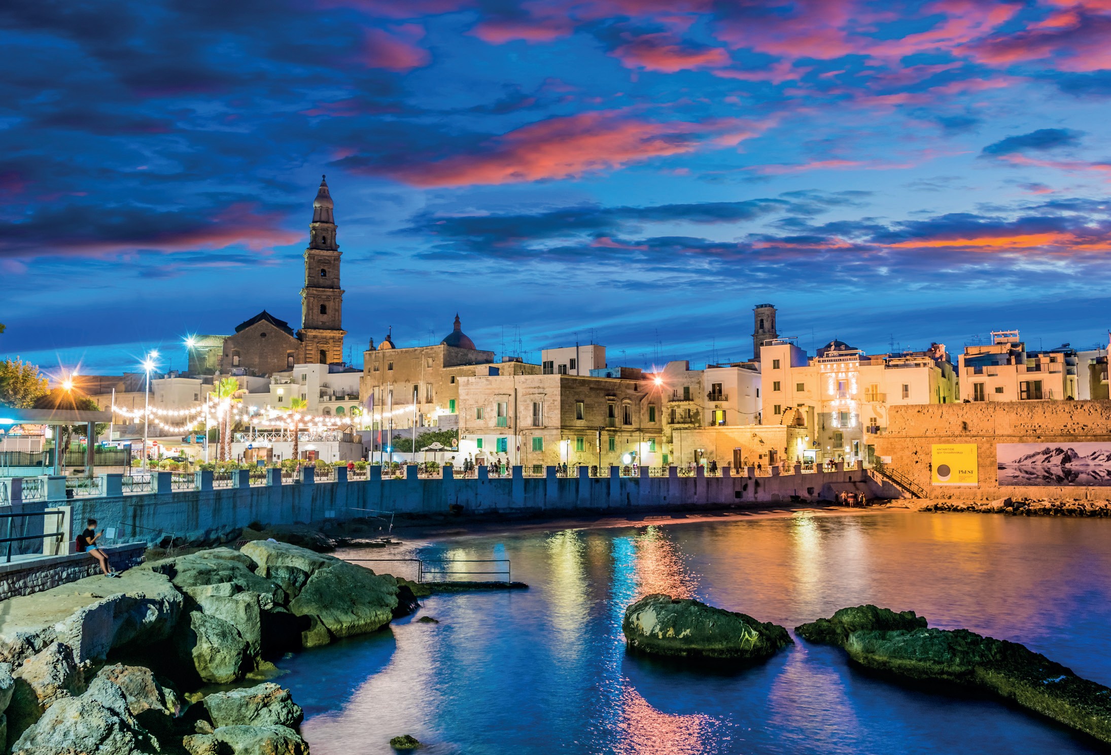 Monopoli by Night